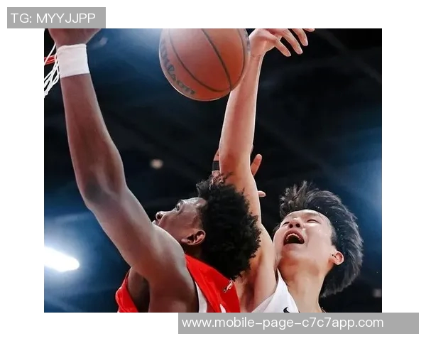 杨瀚森在比赛中表现出色5个篮板彰显进步队友却未能及时传球助力